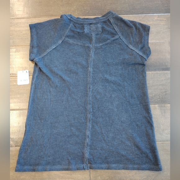 WE THE FREE PEOPLE Women's NWT short-sleeve distressed Gray Black T-shirt -S - Picture 2 of 11